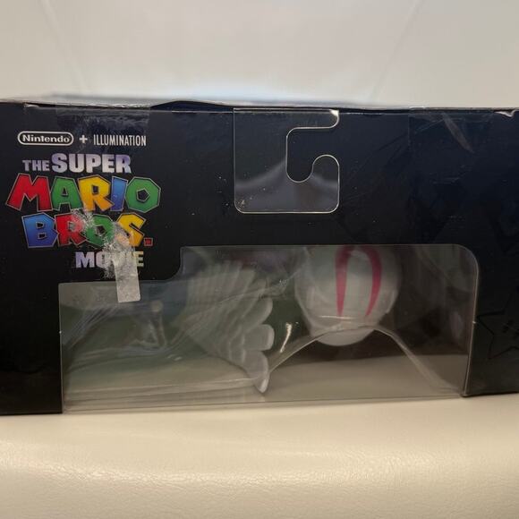 Super Mario Bros. Movie Peach 5 Inch Action Figure - Picture 3 of 5